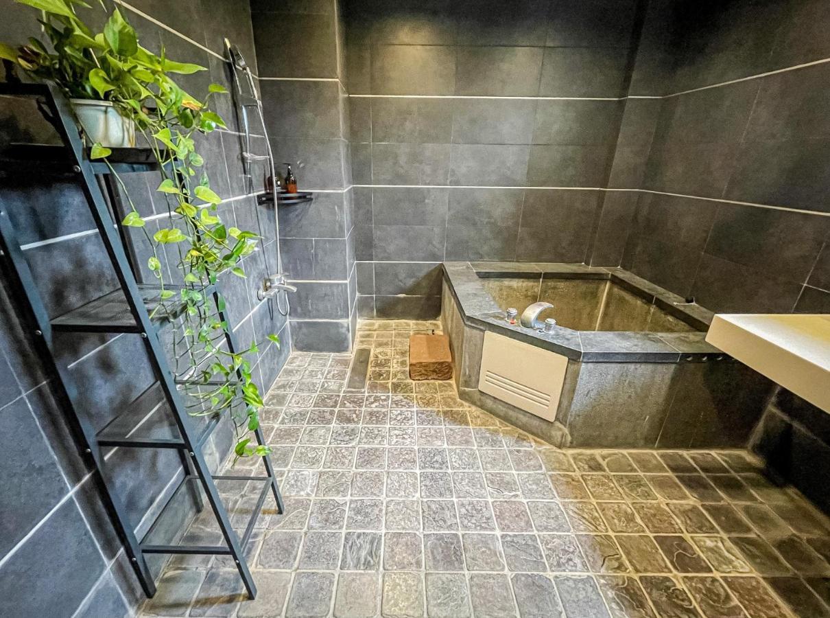 Woods Inn Цзяоси Экстерьер фото